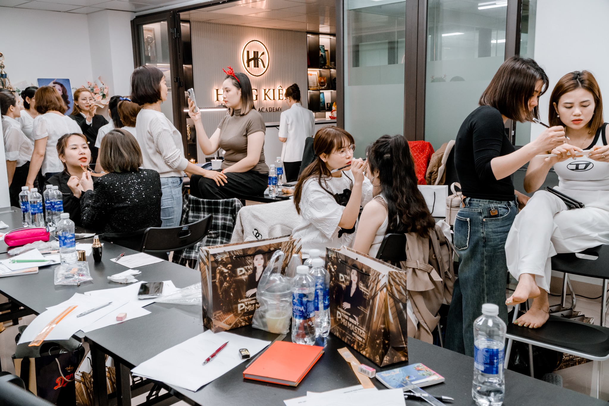 Tham-My-Hong-Kien-Hong-Kien-Beuaty-Phun-Xam-Hong-Kien-Master-Hong-Kien-Hongkienacademy